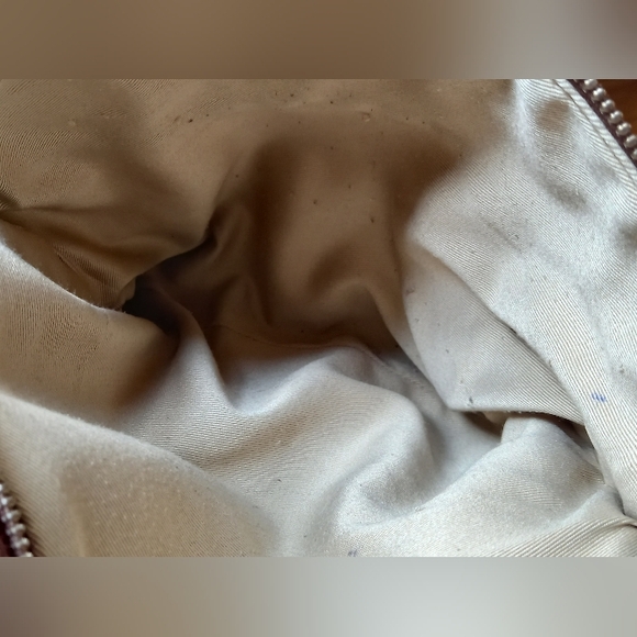 Danier Messenger Crossbody Leather Purse - Picture 10 of 13